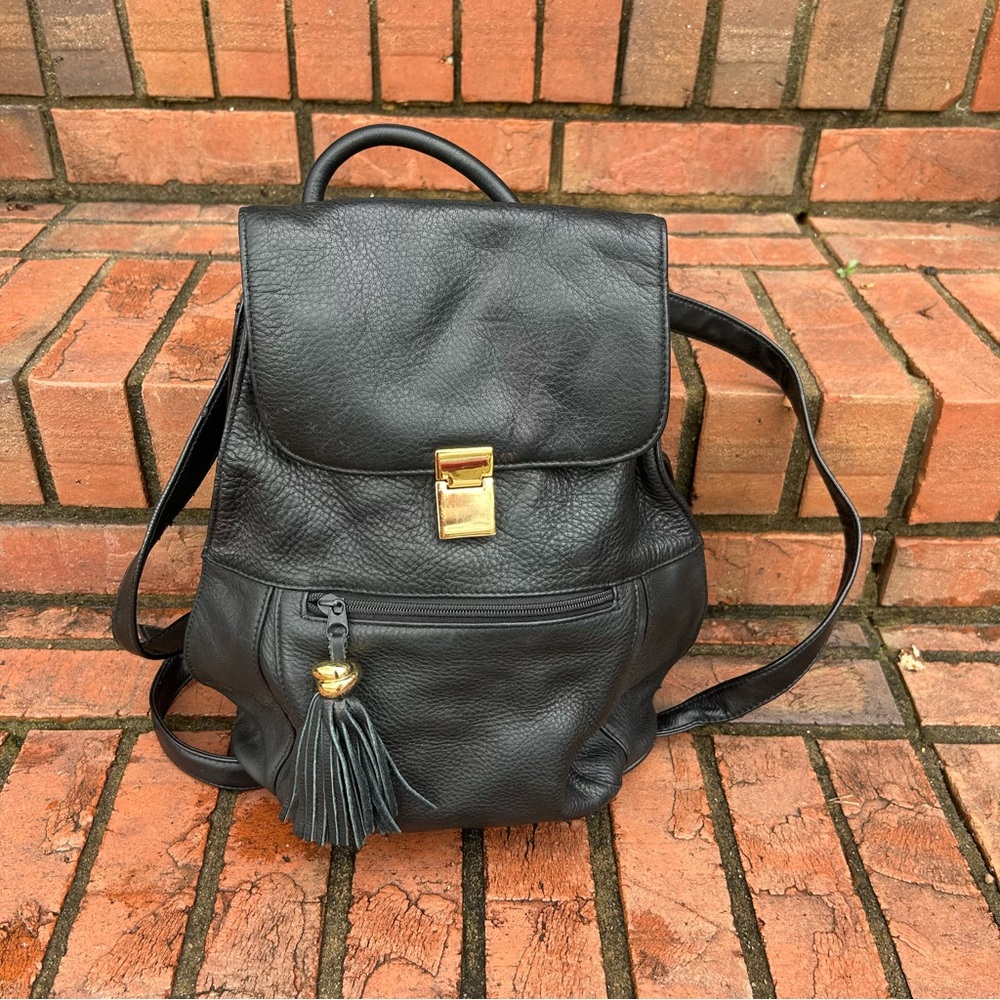 CARRIAGE HOUSE BLACK LEATHER BACKPACK